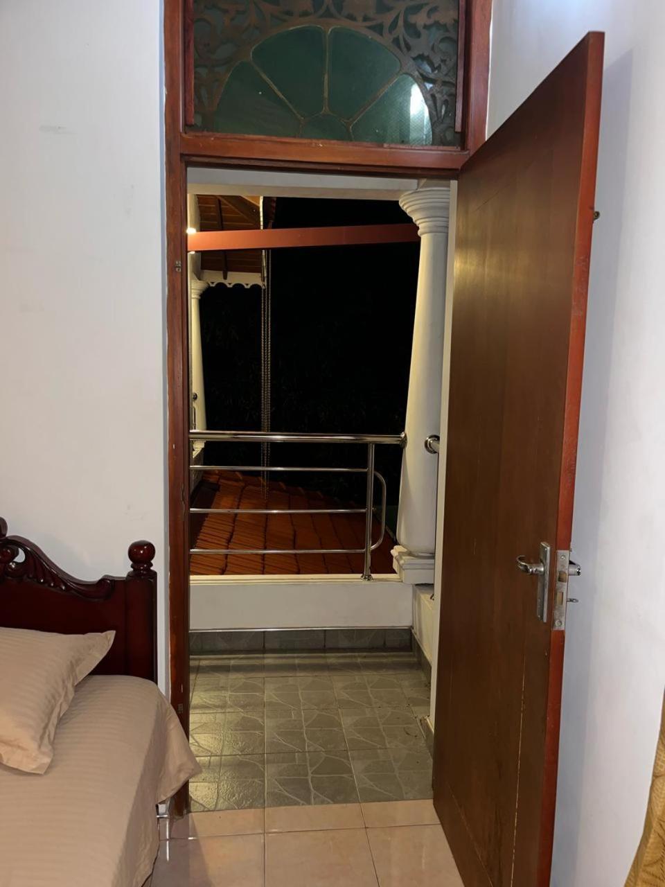 Ceylon Glory Hostel Negombo Exterior photo